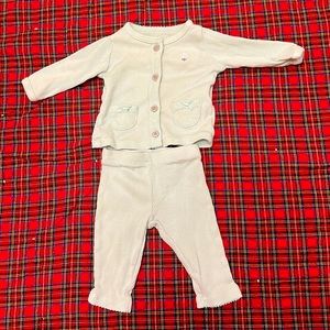 New born outfits and newborn clothes with tags